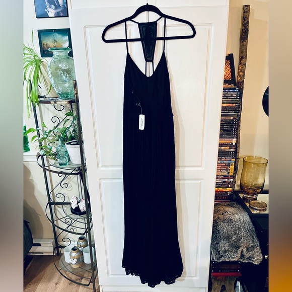 40. Forever 21 Long Boho style Maxi Dress - Picture 3 of 4